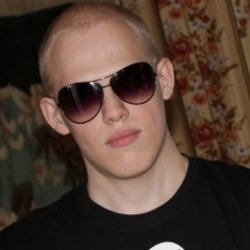 Молодой человек ищет девушку для встречи Молодой человек ищет девушку для встречи