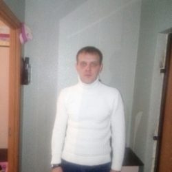 Молодой и красивый парень ищет девушку для секса Молодой и красивый парень ищет девушку для секса