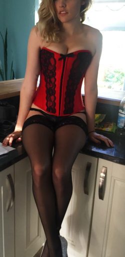 Девушка из Москвы. Ищу статного парня Девушка из Москвы. Ищу статного парня