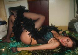 Девушка, приглашу на огонек мужчину Девушка, приглашу на огонек мужчину